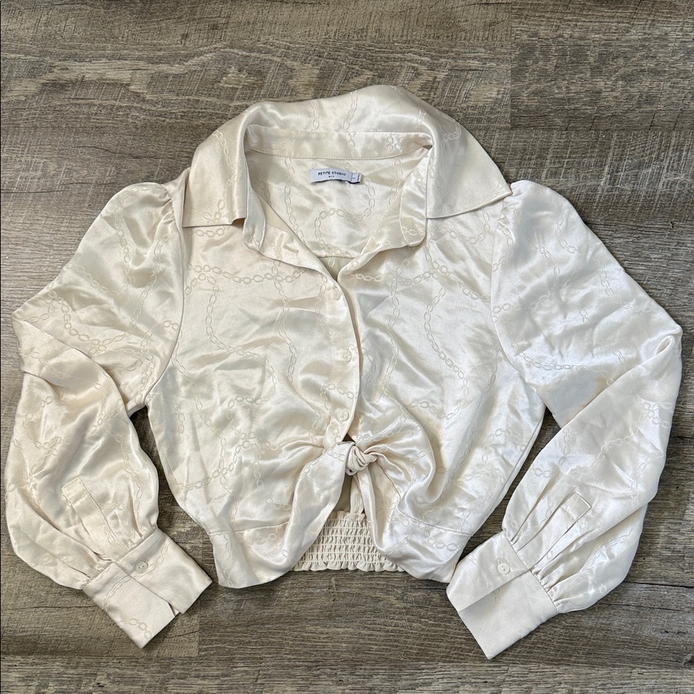 Petite Studio NYC Cream Cropped Blouse Size Small